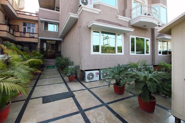 Moulsari Inn, Gurgaon 5